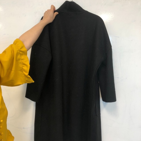 Black Oversized Coat with pockets - Picture 4 of 5